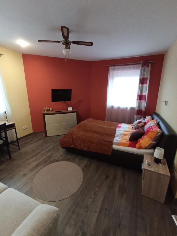 Borostyan Apartmanhaz Morahalom Ngoại thất bức ảnh