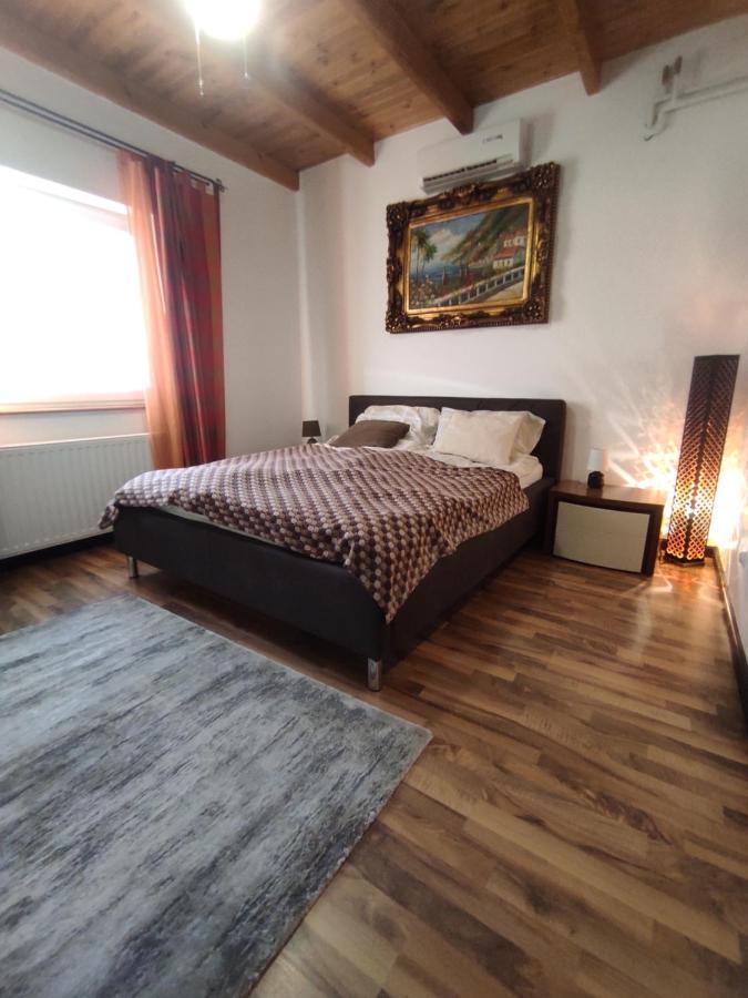 Borostyan Apartmanhaz Morahalom Ngoại thất bức ảnh
