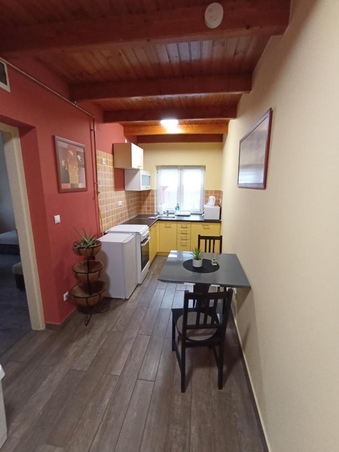 Borostyan Apartmanhaz Morahalom Ngoại thất bức ảnh