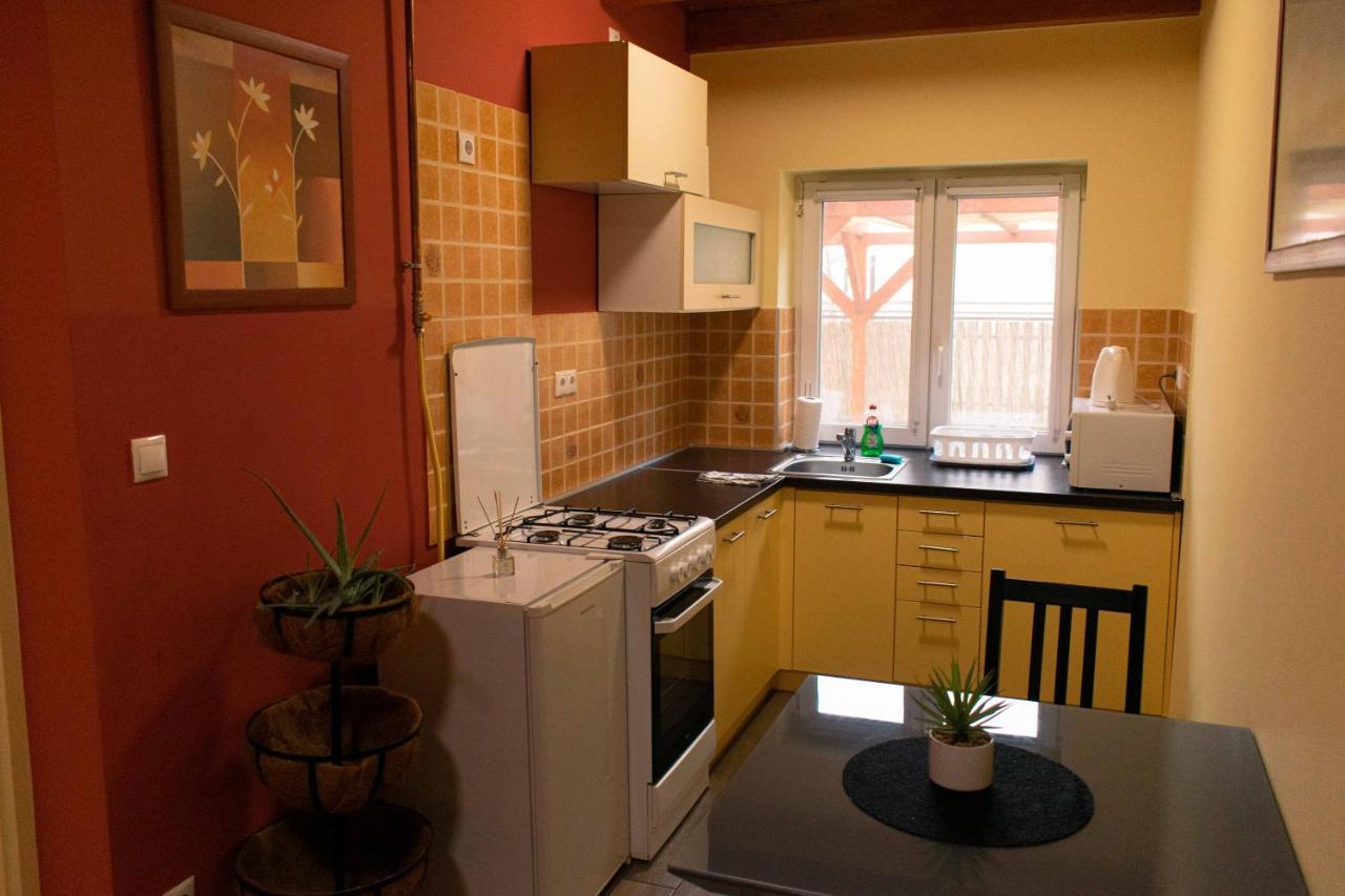 Borostyan Apartmanhaz Morahalom Ngoại thất bức ảnh