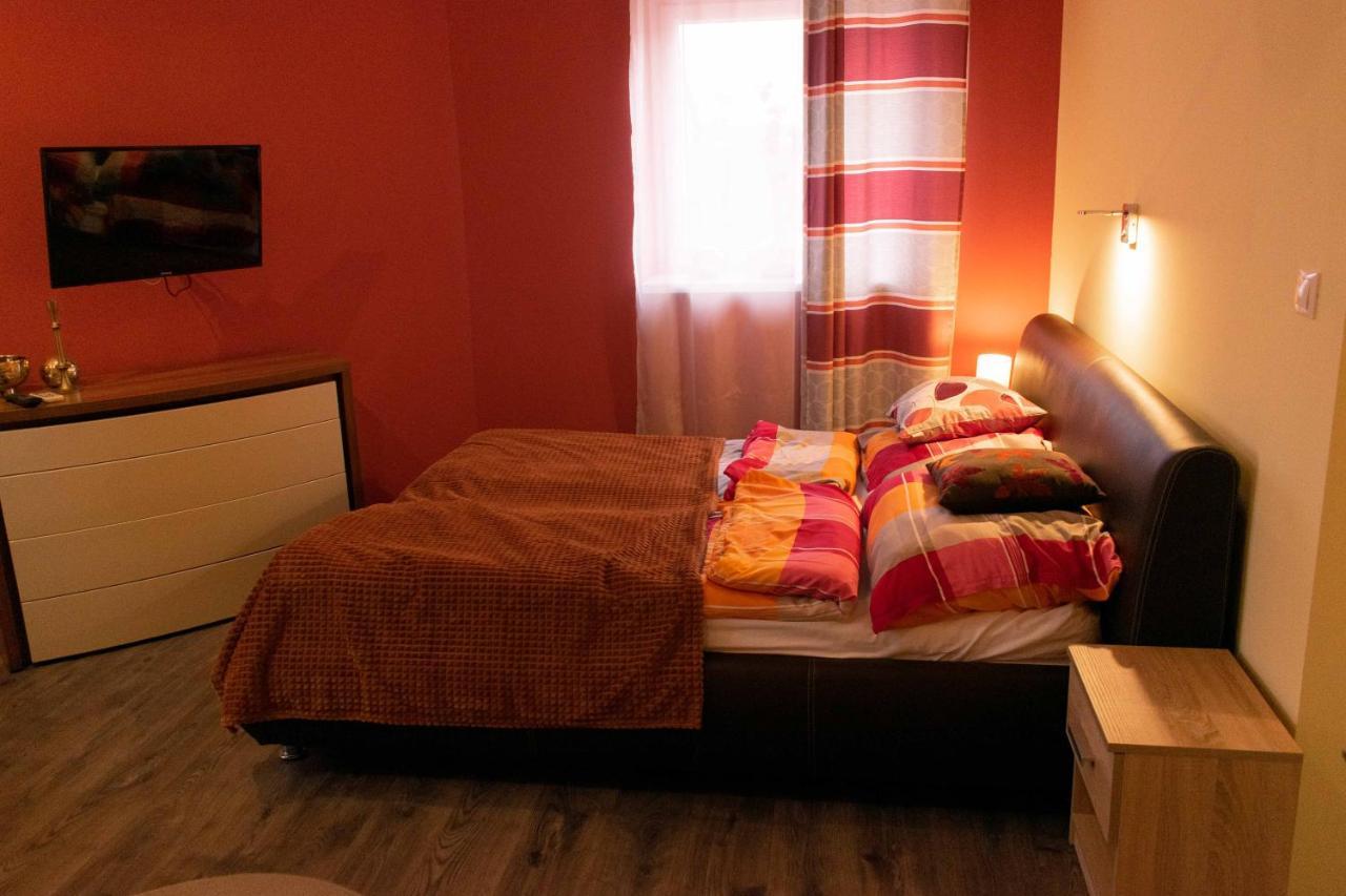 Borostyan Apartmanhaz Morahalom Ngoại thất bức ảnh