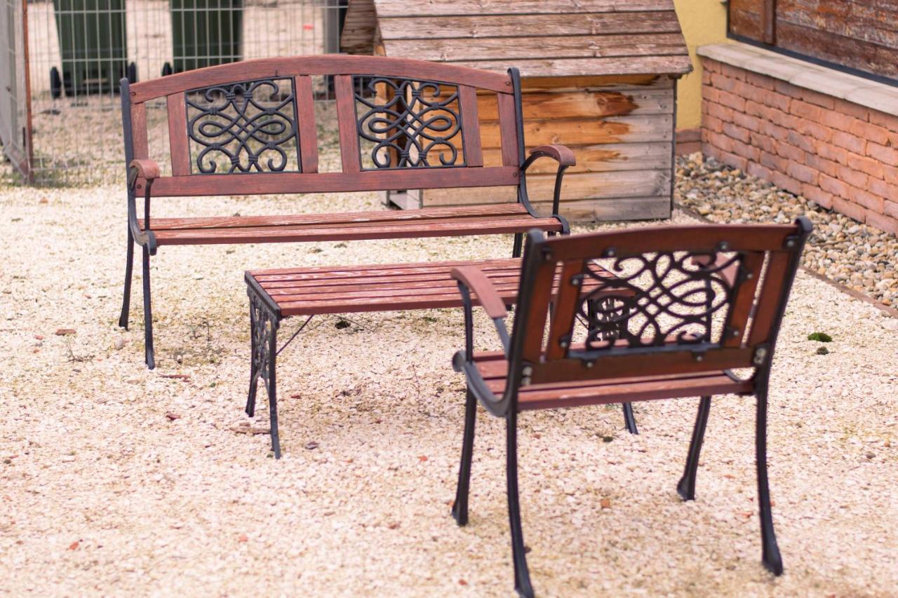 Borostyan Apartmanhaz Morahalom Ngoại thất bức ảnh