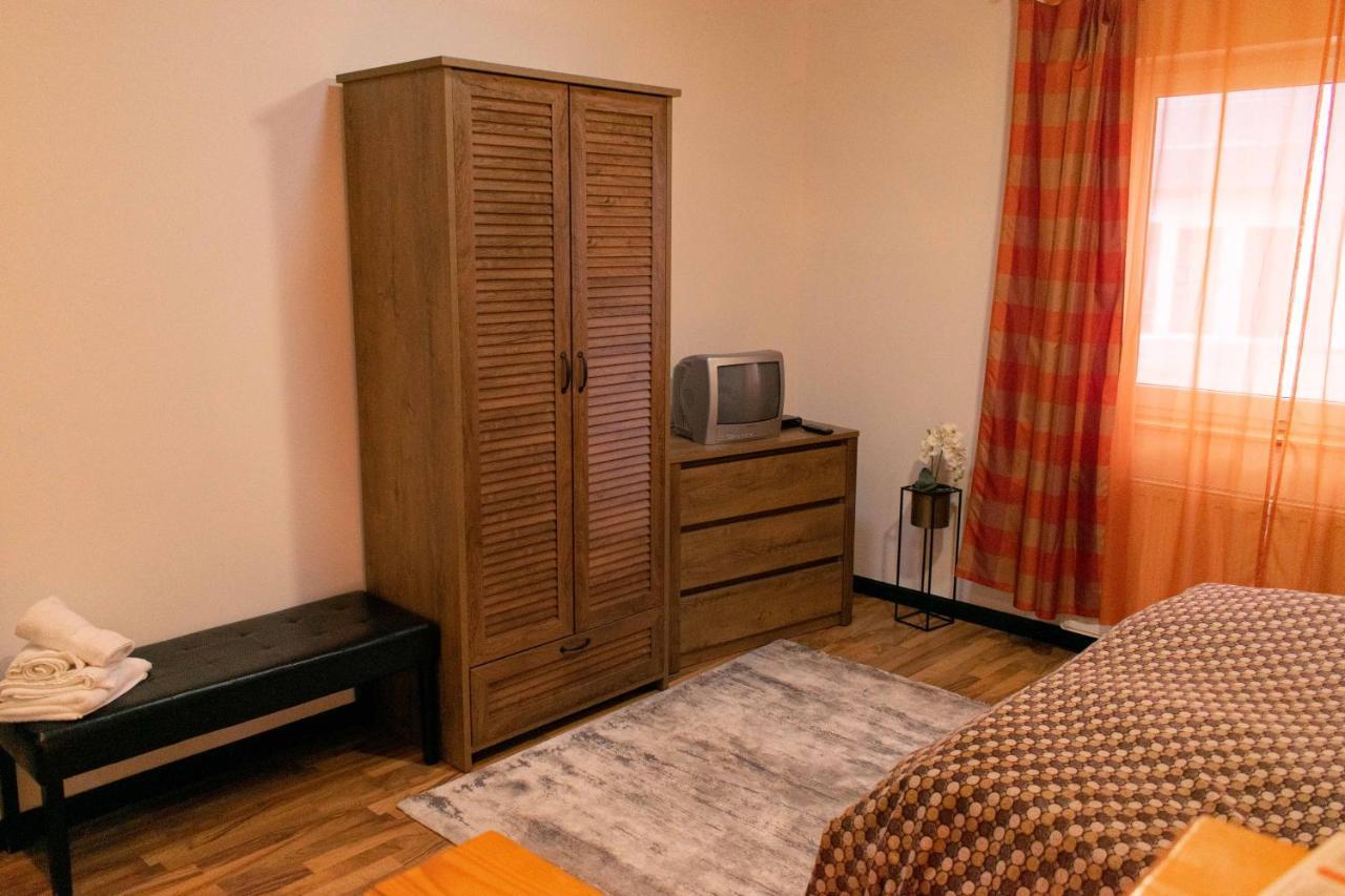 Borostyan Apartmanhaz Morahalom Ngoại thất bức ảnh