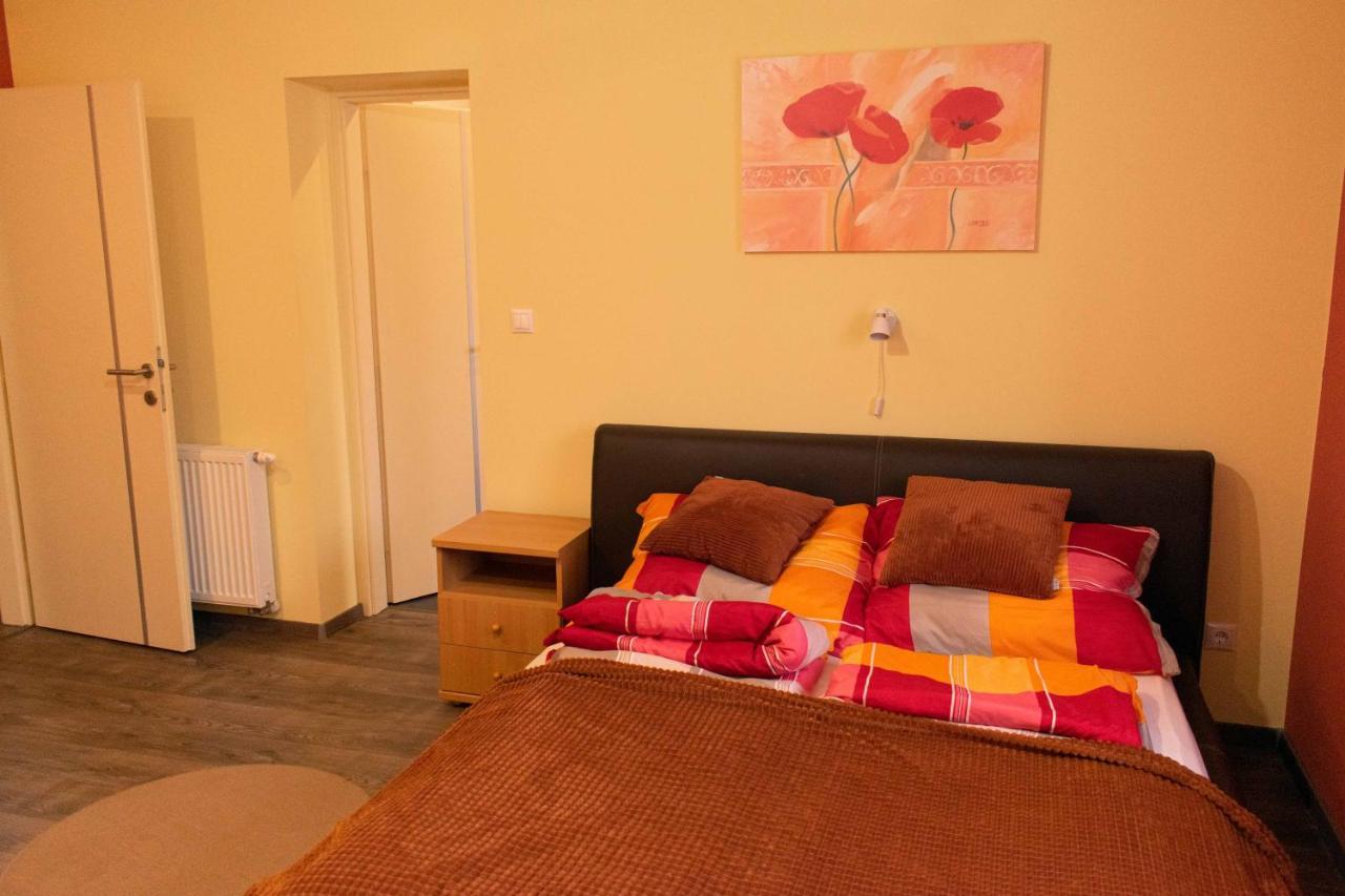 Borostyan Apartmanhaz Morahalom Ngoại thất bức ảnh