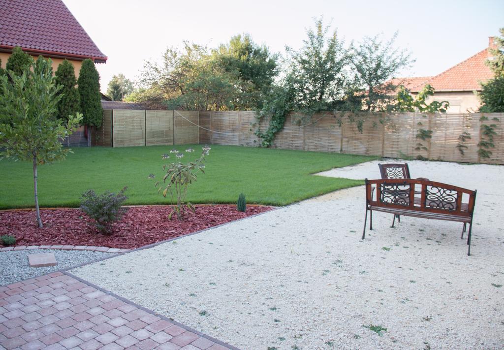 Borostyan Apartmanhaz Morahalom Ngoại thất bức ảnh